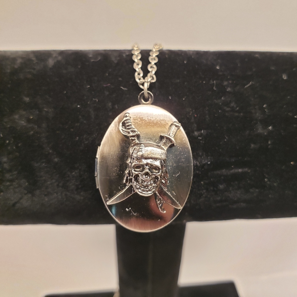 Pirates of the Caribbean Locket, Disney